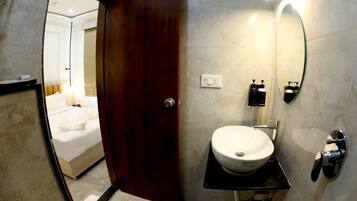 Standard Double Room, City View | Bathroom | Free toiletries, hair dryer, towels, soap