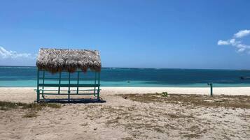 Liegestühle, Strandtücher