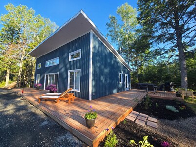 Peaceful Cottage near Ski Martock with hot tub and direct access to ATV trails