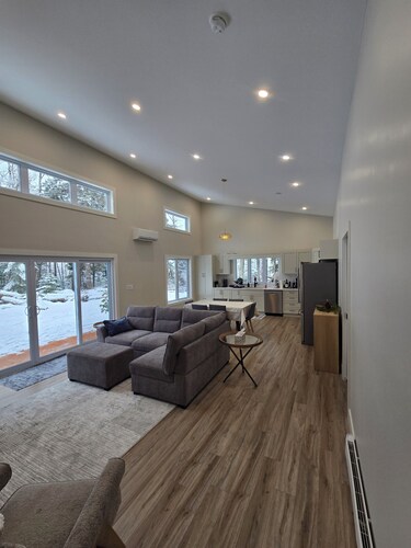 Peaceful Cottage near Ski Martock with hot tub and direct access to ATV trails