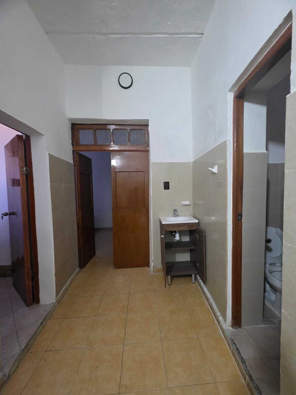 Asciugamani, sapone, carta igienica