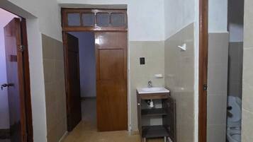 Asciugamani, sapone, carta igienica