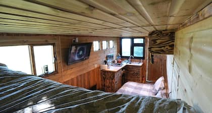 Goldilocks Heaven
A Horsebox conversion in the heart of the Sussex countryside