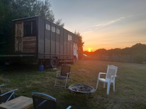 Goldilocks Heaven

A Horsebox conversion in the heart of the Sussex countryside