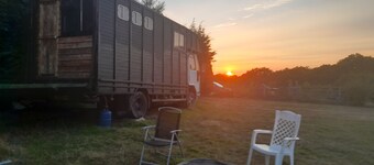 Goldilocks Heaven
A Horsebox conversion in the heart of the Sussex countryside