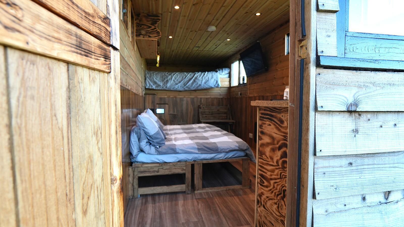 2 bedrooms, Internet, bed sheets
