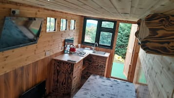 2 bedrooms, bed sheets