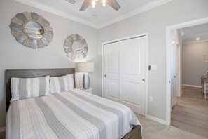 4 bedrooms, Internet, bed sheets - Lost Key Spacious 4-bedroom townhome in Perdido Key w/ Beach Club (Pensacola)