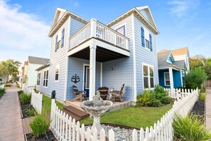Exterior - Waterfront Community with Private Pier + Pool (Rockport)