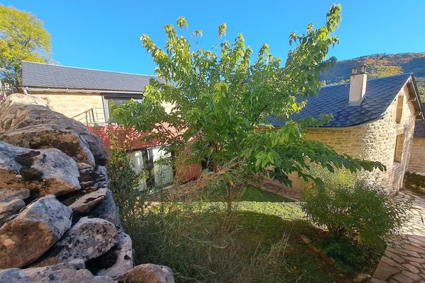 Jardin 1 (entrée de la maison).