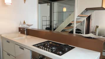 Deluxe Apartment | Private kitchen