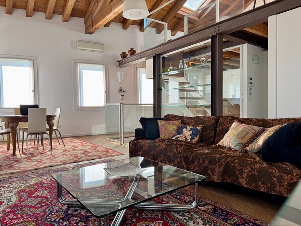 TV LCD 40 polegadas com canais a cabo