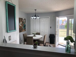 Dining - 324 Atlantic, a fully furnished mid or long term rental close to it all! (Oak Grove)
