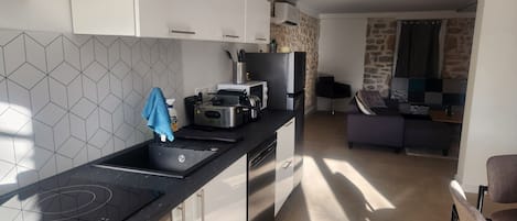 Micro-ondes, four, plaque de cuisson, lave-vaisselle