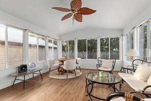 Interior - New|Walk to Lambeau|Sleeps10|Grill! Sunroom! (Green Bay)