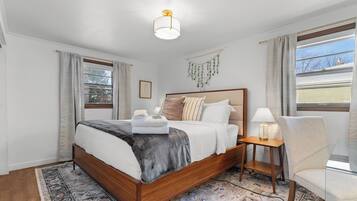 3 bedrooms, iron/ironing board, travel crib, WiFi