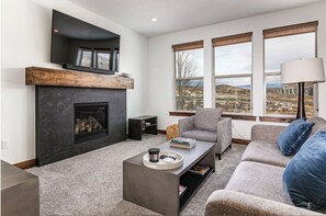 Living area - Jordanelle Retreats by Luxury Mountain (Hideout)