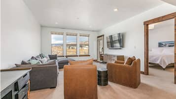 Casa de lujo, 4 habitaciones | Espacio para trabajar con un portátil y wifi gratis