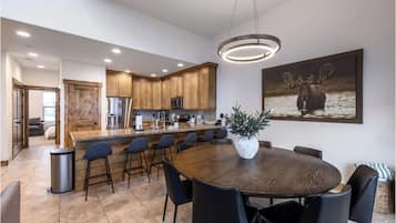 奢華獨棟房屋, 4 間臥室 | 用餐區
