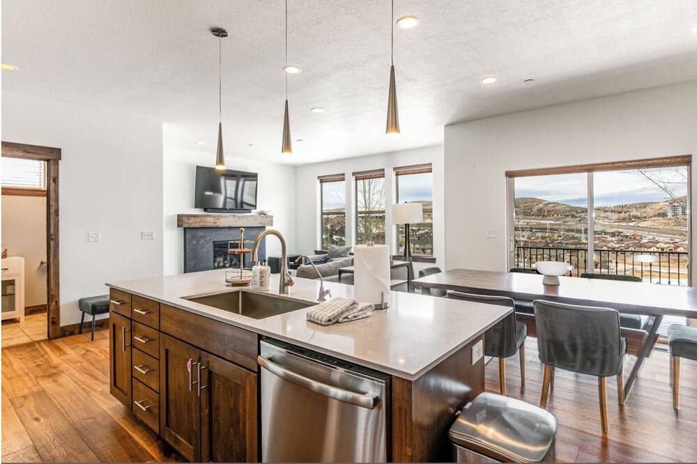 Jordanelle Retreats by Luxury Mountain - Deer Valley, UT