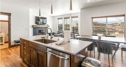 Jordanelle Retreats by Luxury Mountain