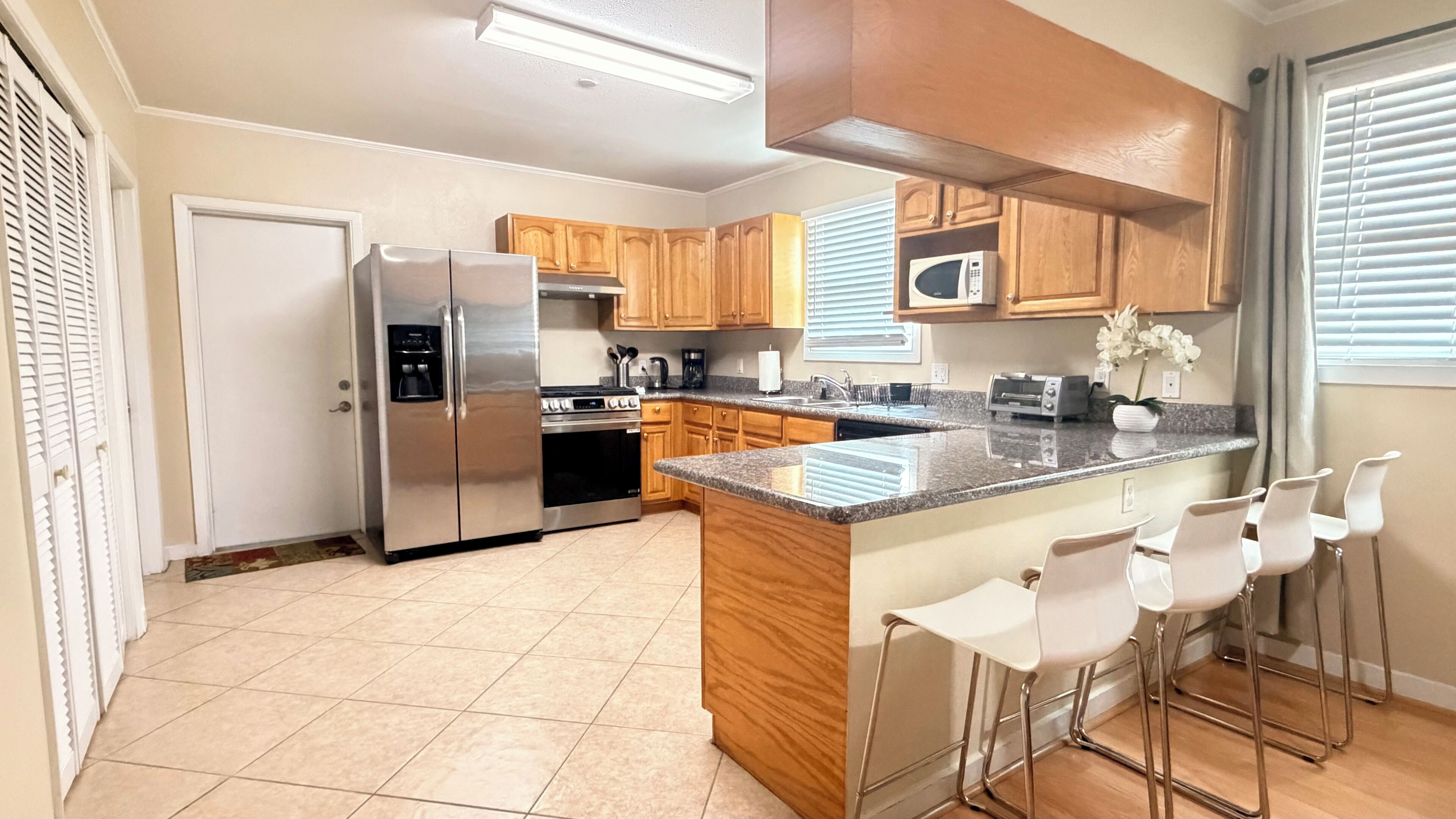 冰箱、微波炉、烤箱、炉灶