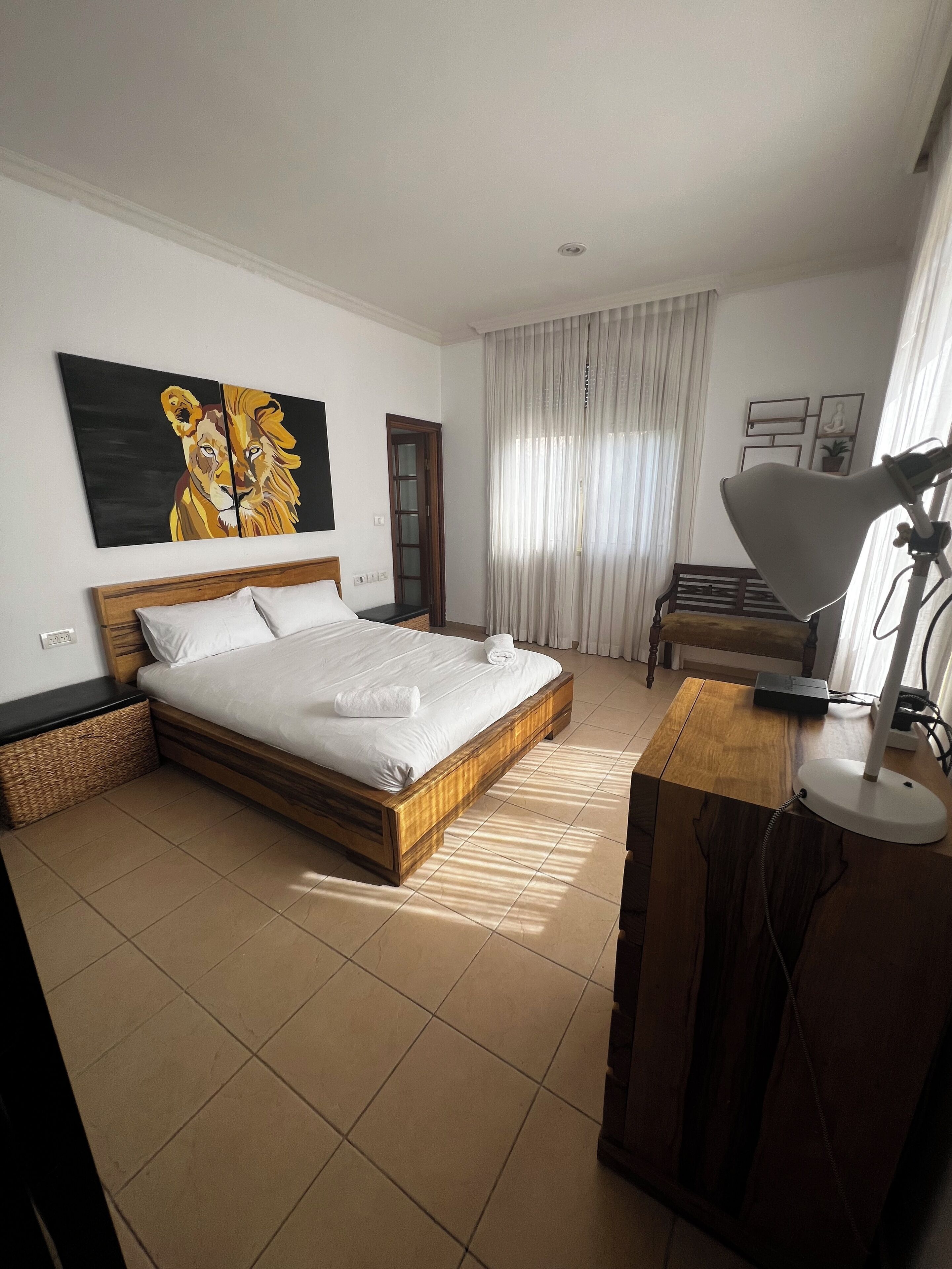 Iron/ironing board, WiFi, bed sheets