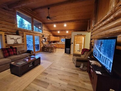 Tranquil 3-bed house w AC in Seeley Lake, MT-Dogs Allowed-Fenced Yard-Firepit