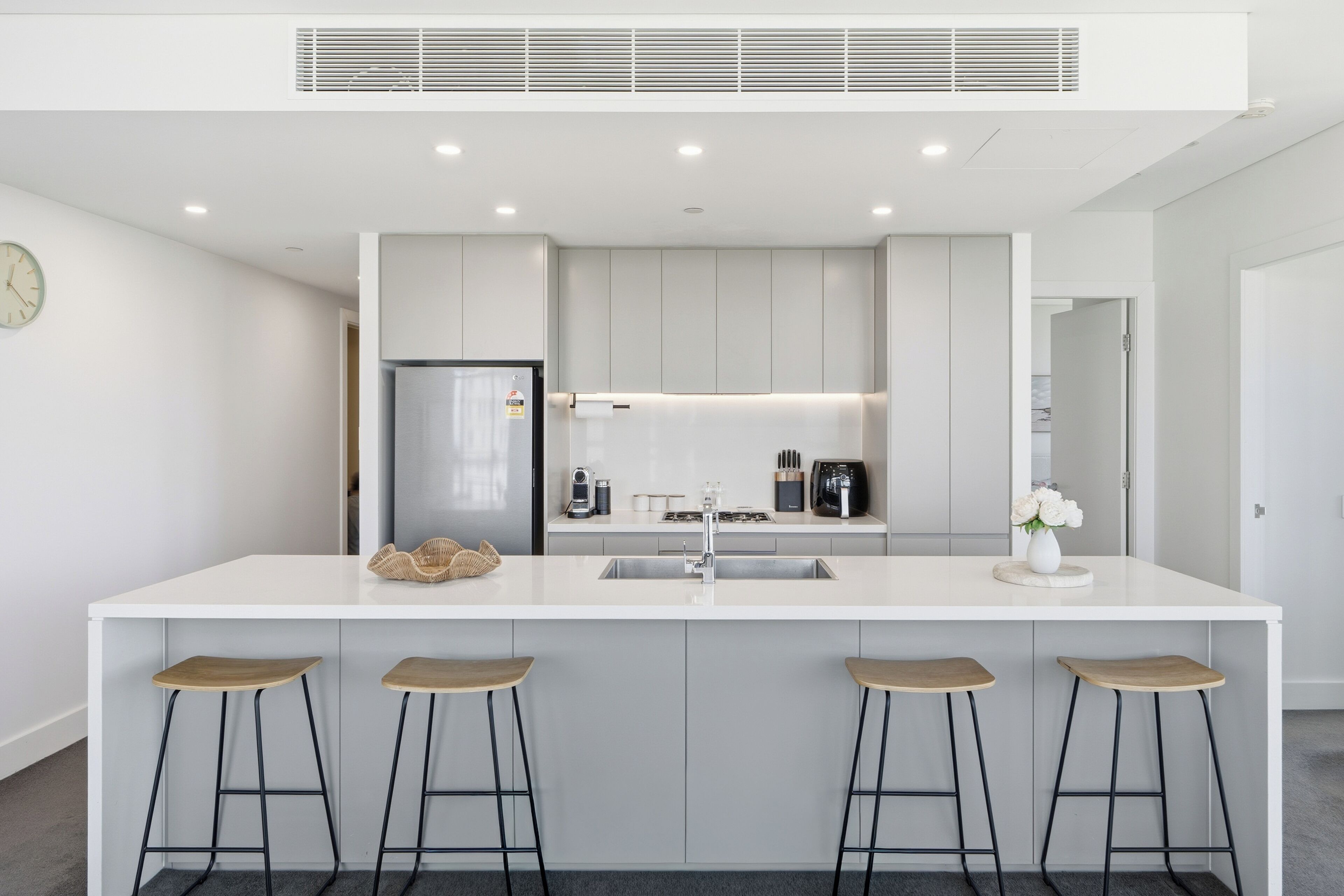 電子レンジ、コンロ、食器洗い機