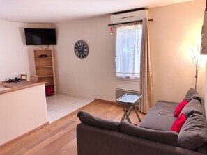 Living area - 2-room apartment Maisons Laffitte/Paris (Maisons-Laffitte)