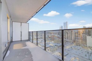 Property grounds - Gym, Pool Table, Rooftop Patio, Walk to Rogers (Edmonton)