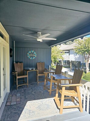 Terrace/patio - Newly Updated 3-Bedroom Beach House across from the Ocean! (Myrtle Beach)