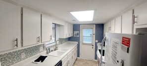 Microwave, oven, stovetop, dishwasher - Newly Updated 3-Bedroom Beach House across from the Ocean! (Myrtle Beach)