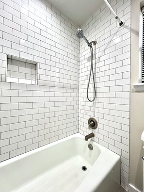 Hair dryer, towels, soap - Downtown UT Austin Law School St. David’s Home Sweet Home (Austin)