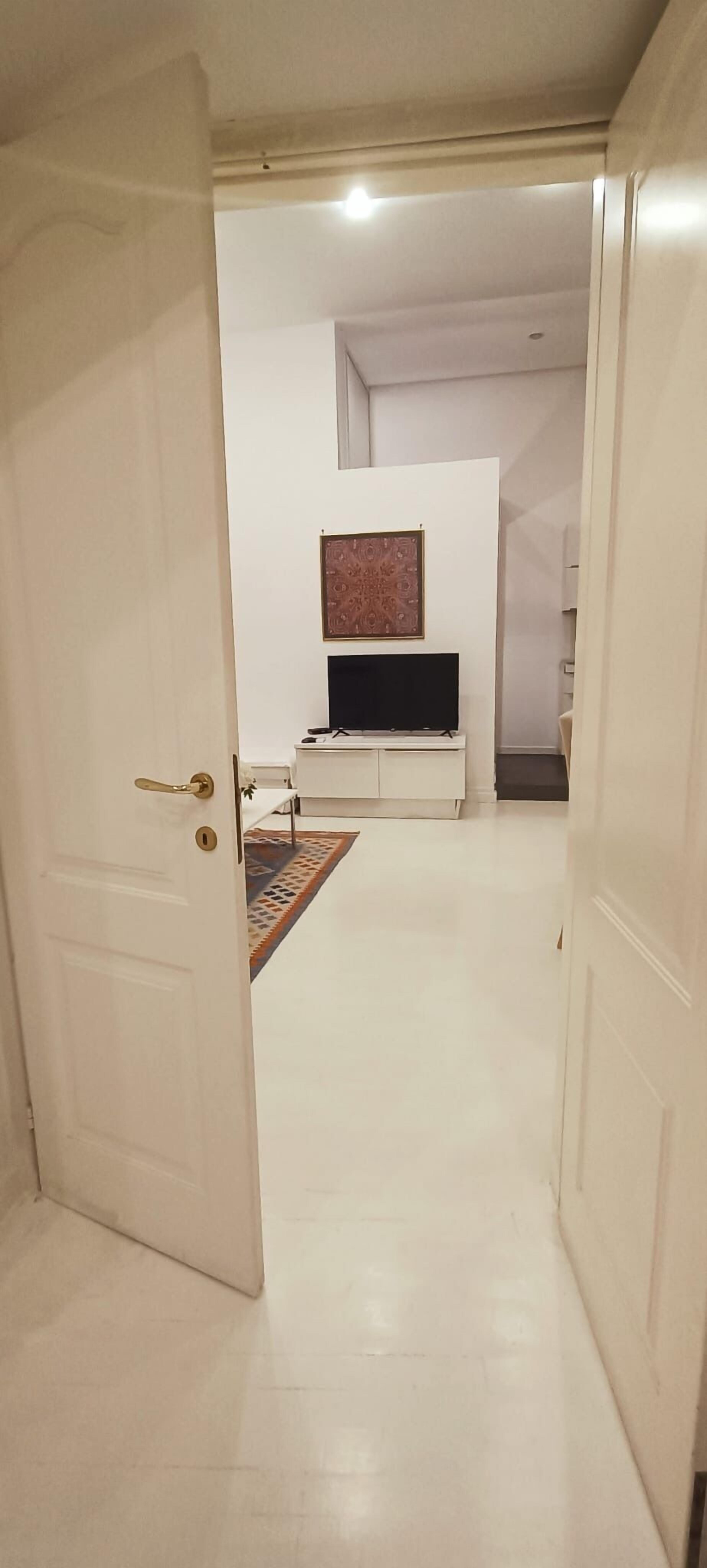 Deluxe Suite, Balcony, City View | Living area