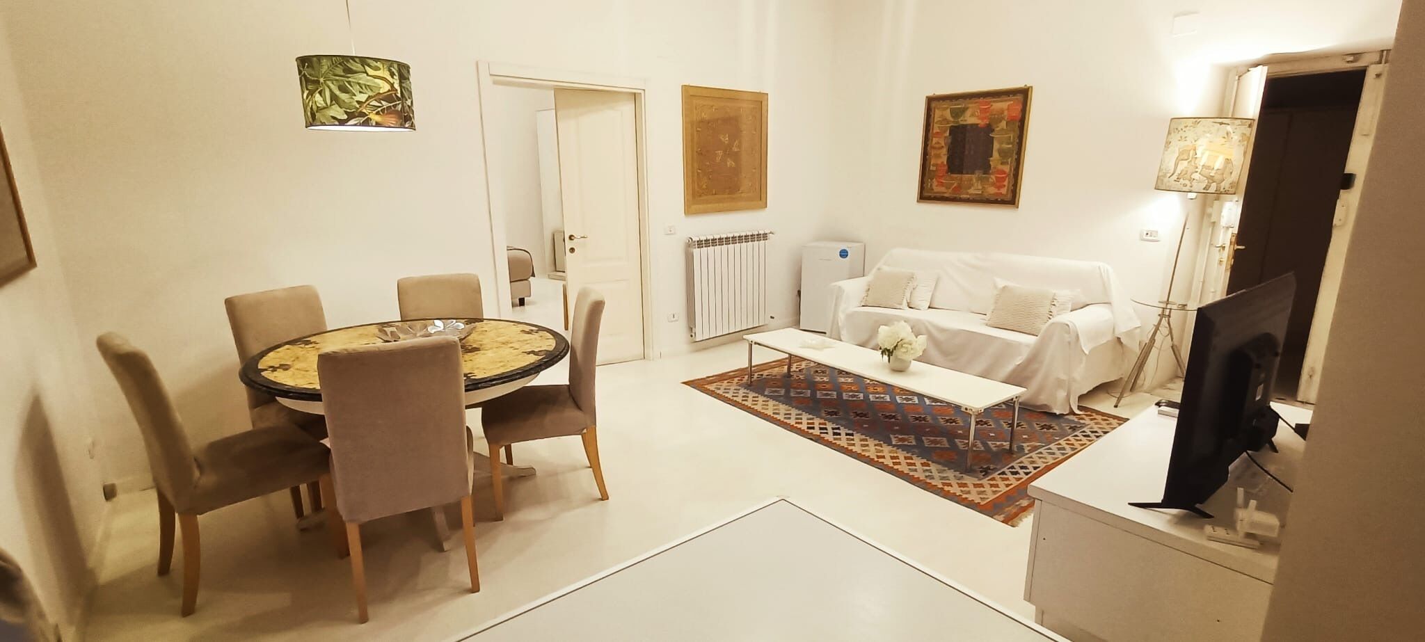 Deluxe Suite, Balcony, City View | Living area