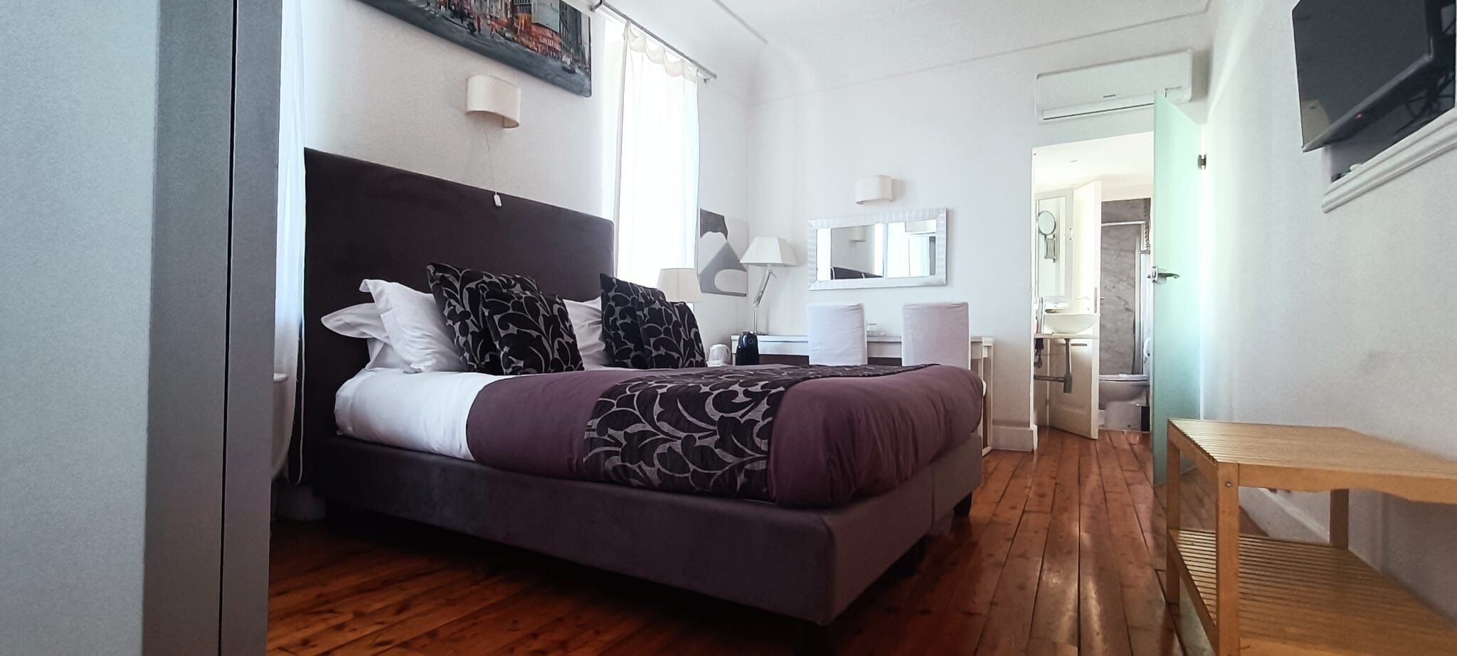 Double or Twin Room, Courtyard View | In-room safe, soundproofing, iron/ironing board, free WiFi