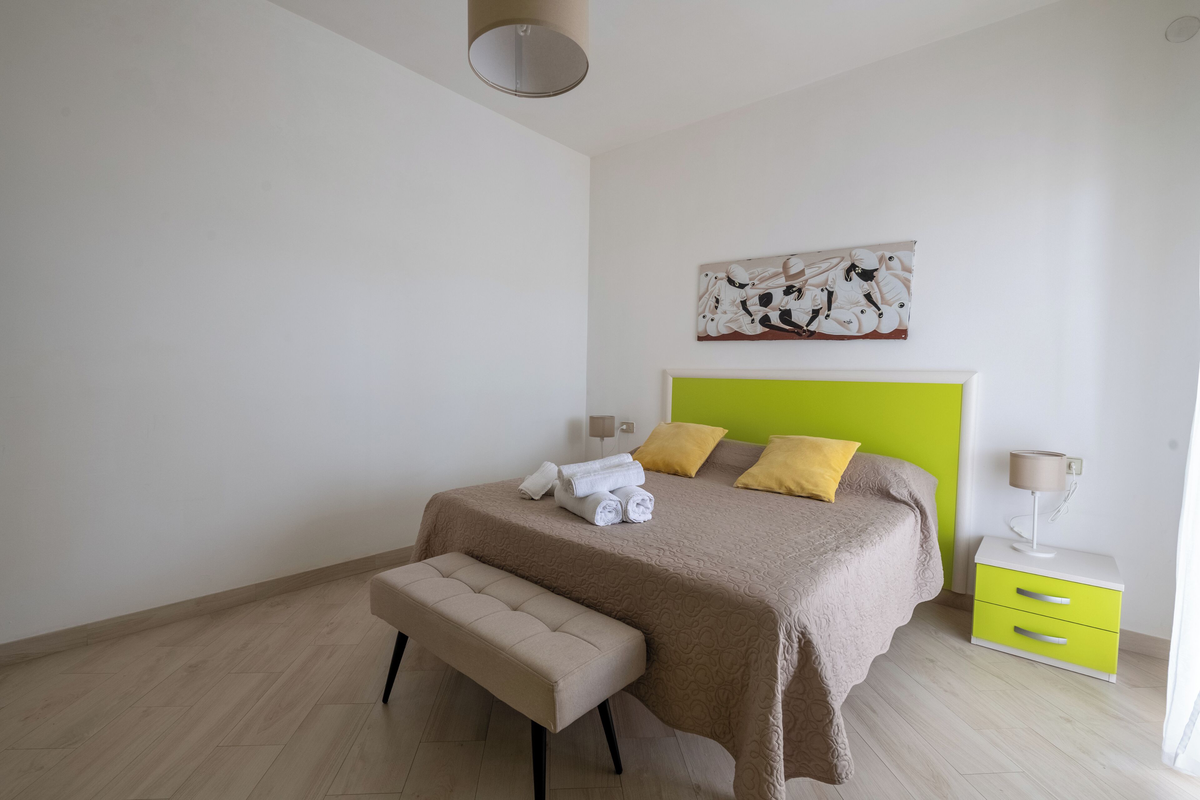 Bügeleisen/Bügelbrett, Internetzugang, Bettwäsche