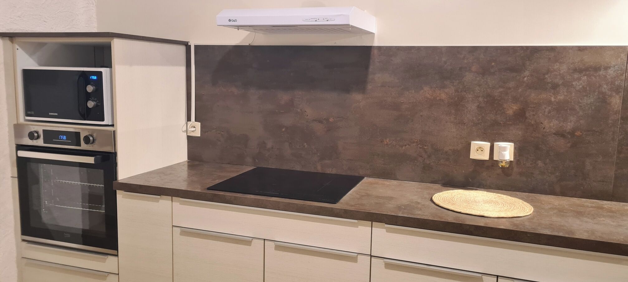 Microondas, horno y lavavajillas