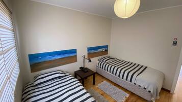 3 bedrooms, iron/ironing board, WiFi, bed sheets