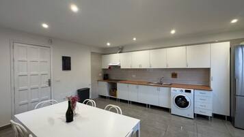 Standaard villa, 3 slaapkamers, uitzicht op oceaan, uitzicht op zee | Privékeuken | Een oven, een espressoapparaat, een koffiezetapparaat/waterkoker