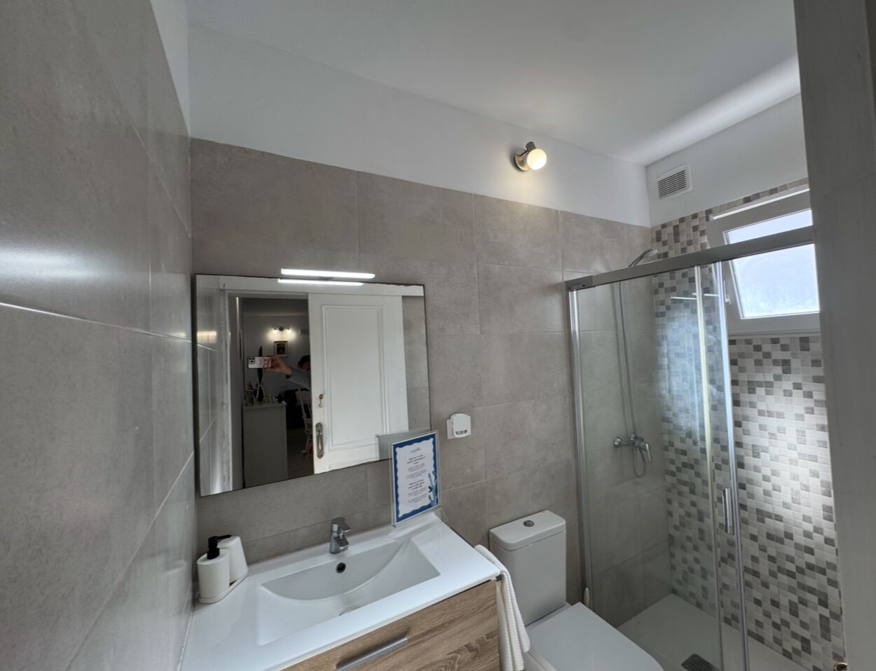 Standaard villa, 3 slaapkamers, uitzicht op oceaan, uitzicht op zee | Badkamer | Een douche, een hydromassagedouche, gratis toiletartikelen