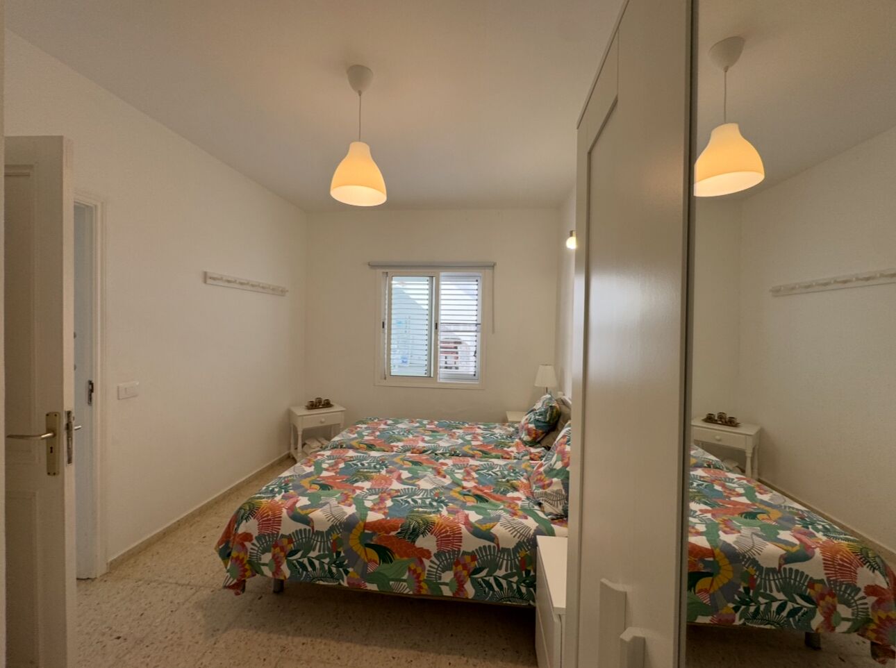 Yksilöllisesti sisustettu, pimennysverhot, silitysrauta/-lauta