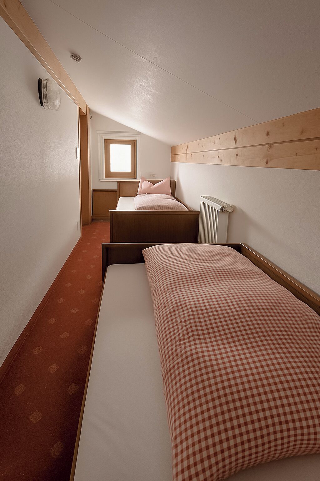 Cubrecamas, wifi gratis y ropa de cama 