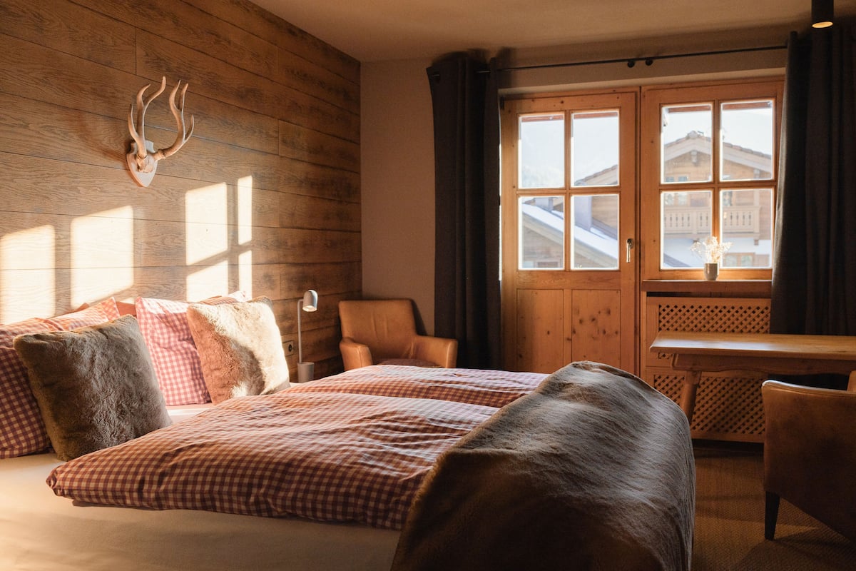 Cubrecamas, wifi gratis y ropa de cama