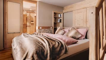 Down duvets, free WiFi, bed sheets