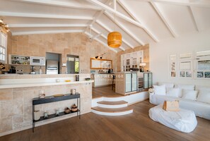 Refrigerador, microondas, horno y lavavajillas 