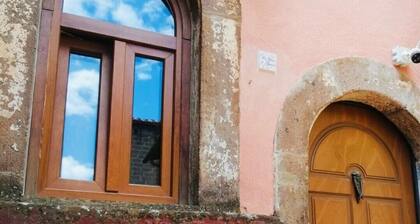 Lovely one-bedroom apartment historic center of Tuscania within walking distance of the Municipal Theater.