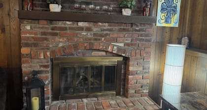 Cozy 3-bedroom house. Short drive to Kansas City Stadium. Great for FIFA fans!