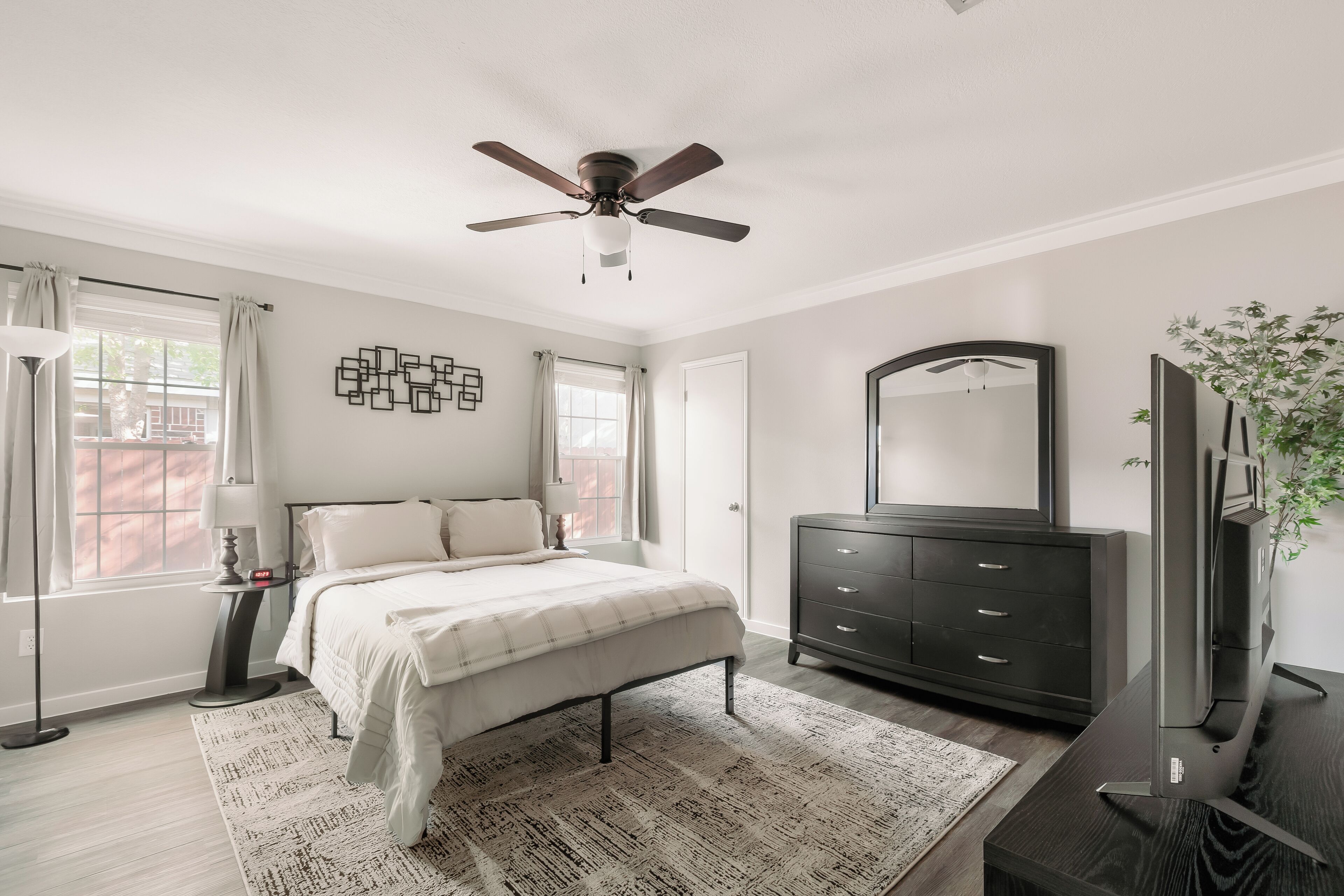 熨斗/熨衣板、WiFi、床单